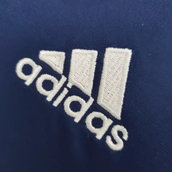2005-2006 Real Madrid Jersey retro kit - Image 2