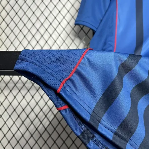 2004-2005 Barcelona Jersey retro kit - Image 5