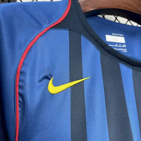 2004-2005 Barcelona Jersey retro kit - Image 2