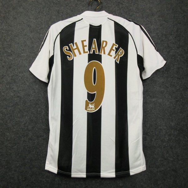 2005-2006 Newcastle  Home retro kit - Image 11