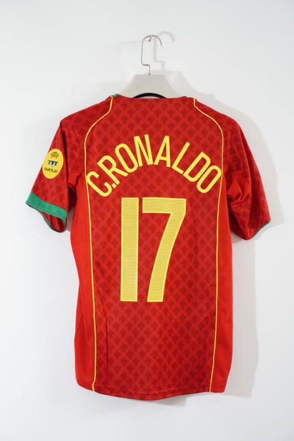 2004 Portugal Home kit - Image 10