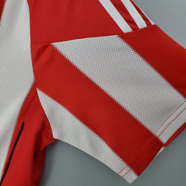 2010/11 Bayern Munich Home kit - Image 7