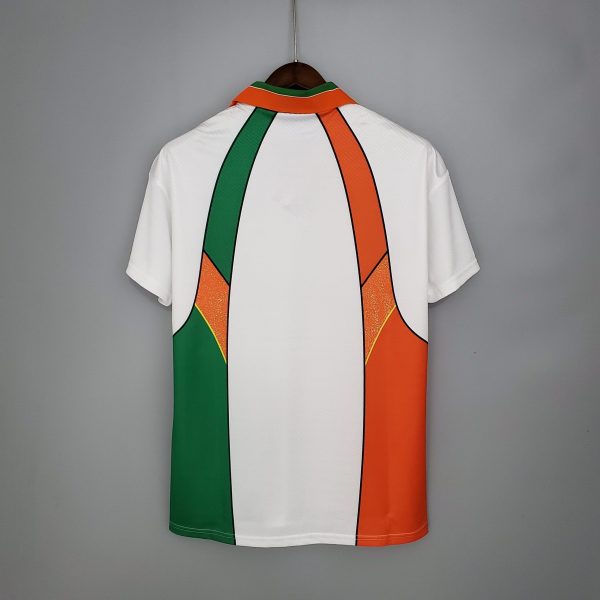1994 1996 Ireland Away kit - Image 2