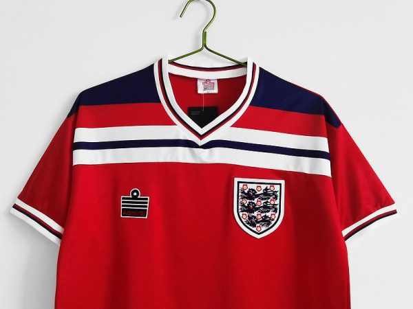 1982 England away kit - Image 2