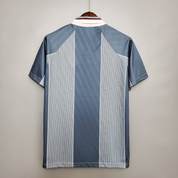 1996 England away retro kit - Image 4