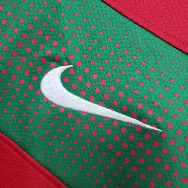 2010 Portugal Jersey retro kit - Image 2