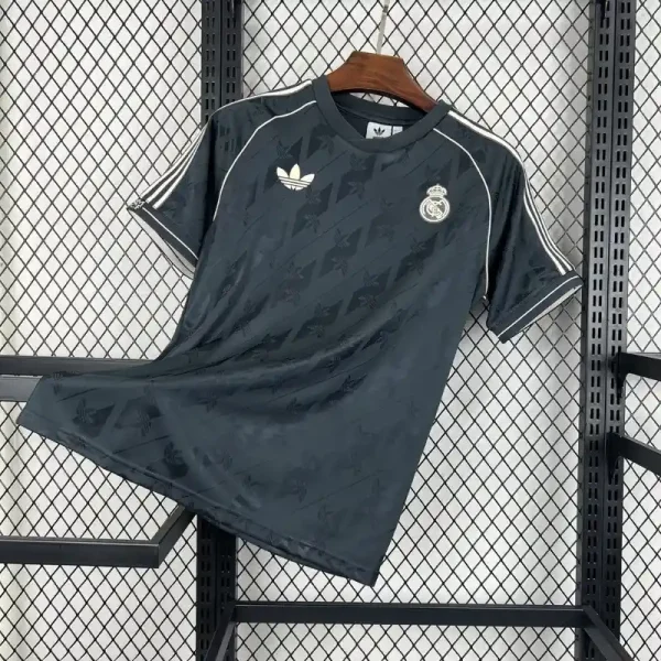 Real Madrid Black Retro Model Soccer retro kit