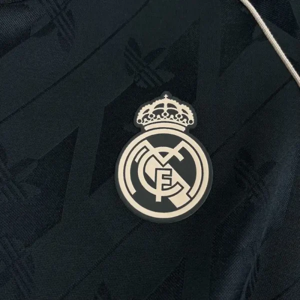 Real Madrid Black Retro Model Soccer retro kit - Image 3