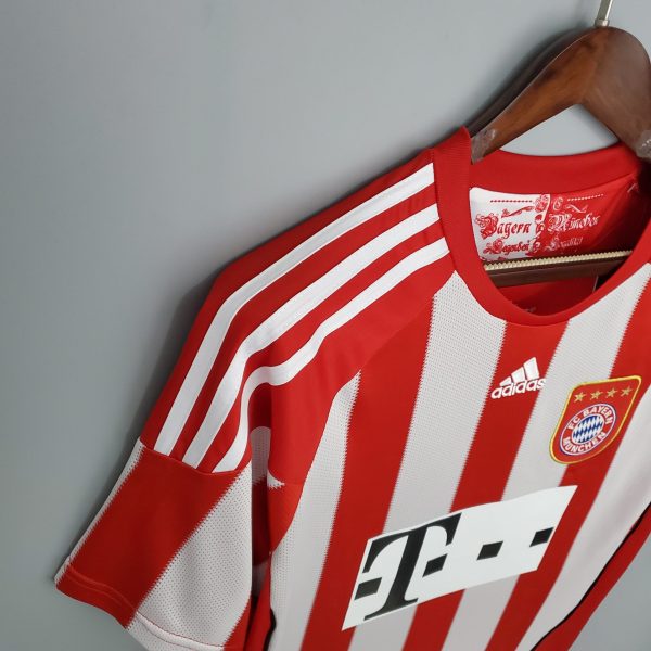 2010/11 Bayern Munich Home kit - Image 5