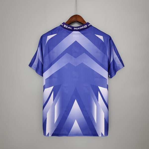 1996-1997 Real Madrid Away kit - Image 4