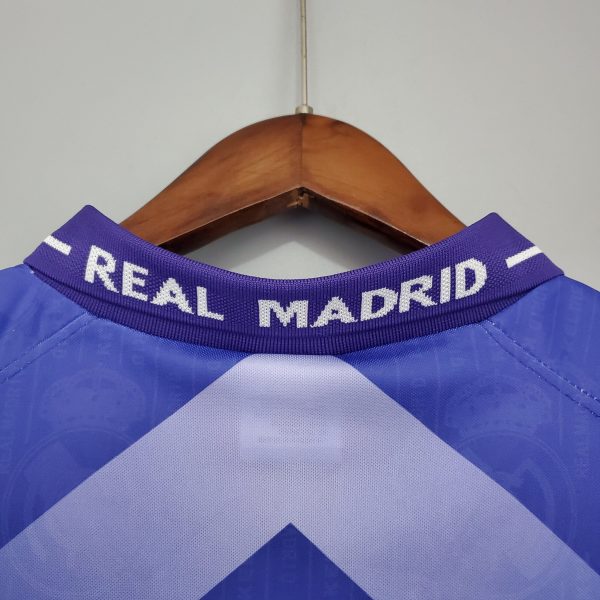 1996-1997 Real Madrid Away kit - Image 2