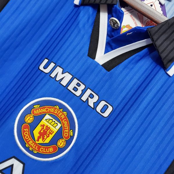 1996-1997 Man United away third kit - Image 5