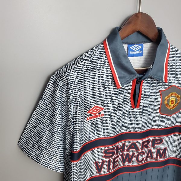 1995-1996 Man United Home retro kit - Image 3