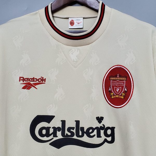1996-1997 Liverpool away retro kit - Image 5
