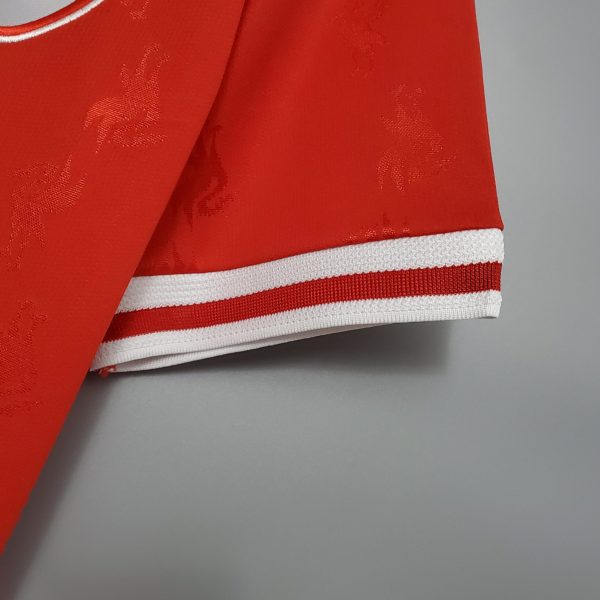 1996-1997 Liverpool home retro kit - Image 4