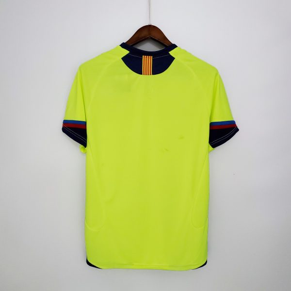 2005/06 Barcelona away kit - Image 2