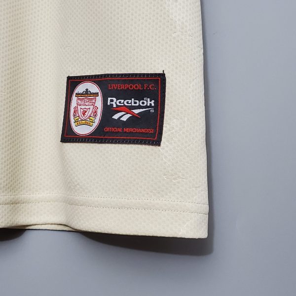 1996-1997 Liverpool away retro kit - Image 4