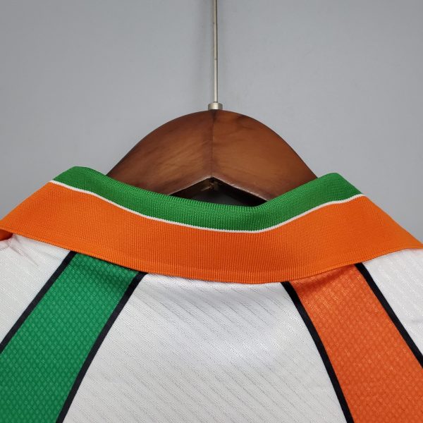 1994 1996 Ireland Away kit - Image 4