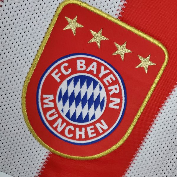 2010/11 Bayern Munich Home kit - Image 3