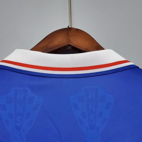 1998 Croatia away retro kit - Image 2