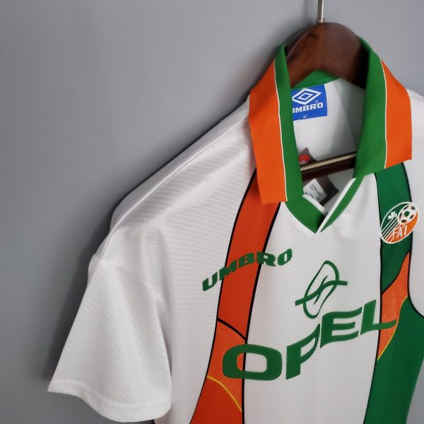 1994 1996 Ireland Away kit - Image 3