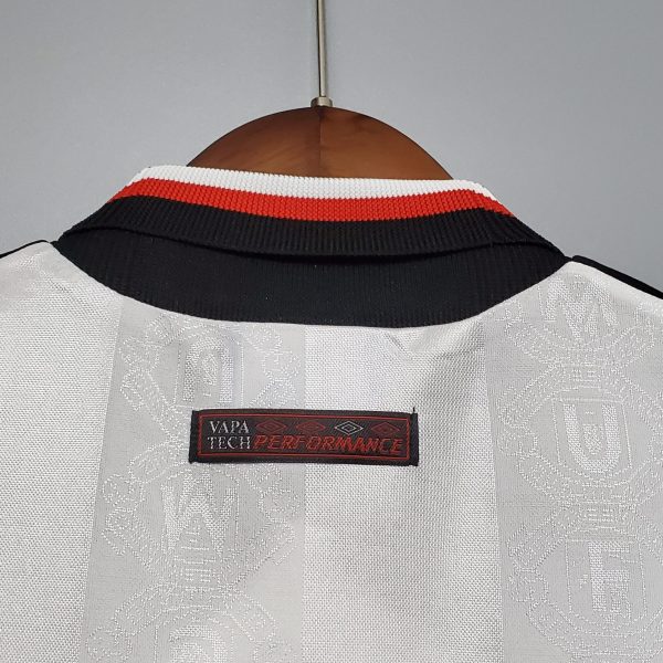 1998-1999 Man United away retro kit - Image 5