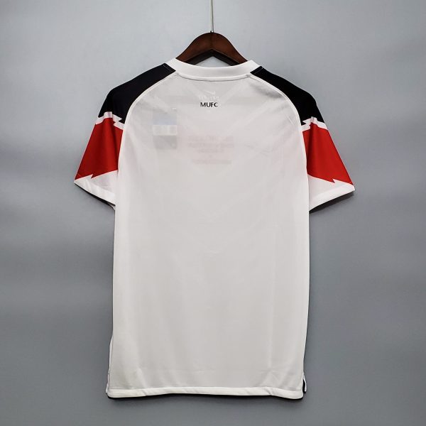 2010-2011 Man United Finals away kit - Image 4