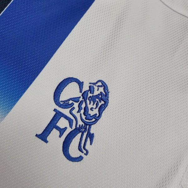 2003-2005 Chelsea away retro kit - Image 3