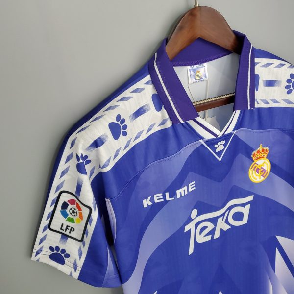 1996-1997 Real Madrid Away kit - Image 3