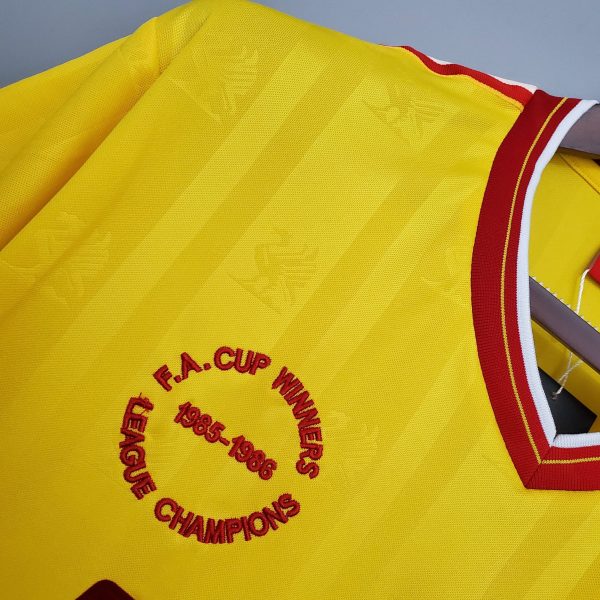 1985-1986 Liverpool Yellow away kit - Image 4