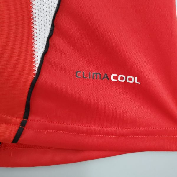2010/11 Bayern Munich Home kit - Image 4