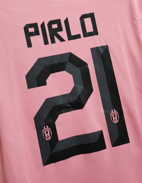 2011/12 Juventus Away kit - Image 4