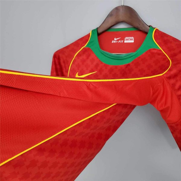 2004 Portugal Home kit - Image 6