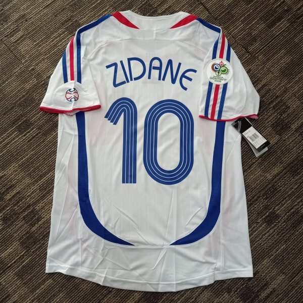 2006 France Away kit - Image 4