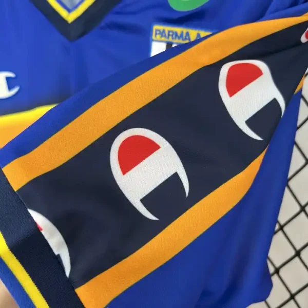2002-2003 Parma Jersey retro kit - Image 6