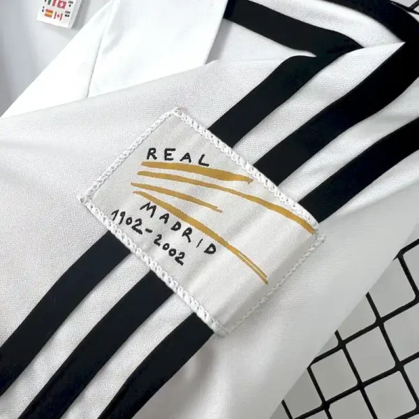 2001-2002 Real Madrid UCL Jersey retro kit - Image 5
