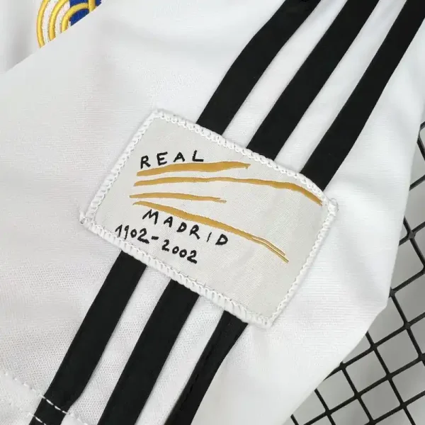 2002-2003 Real Madrid Jersey retro kit - Image 6