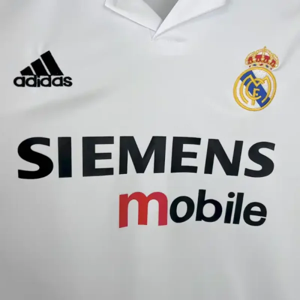 2002-2003 Real Madrid Jersey retro kit - Image 5