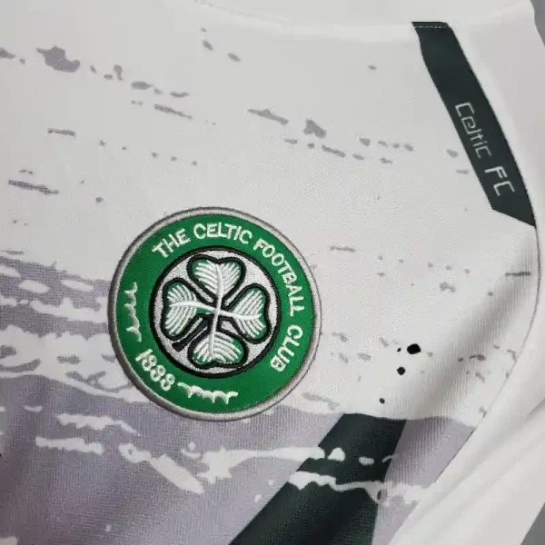 2007-2008 Celtic Away retro kit - Image 3