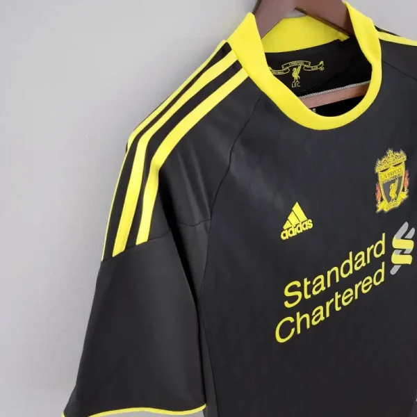 2010-2011 Liverpool Third retro kit - Image 12
