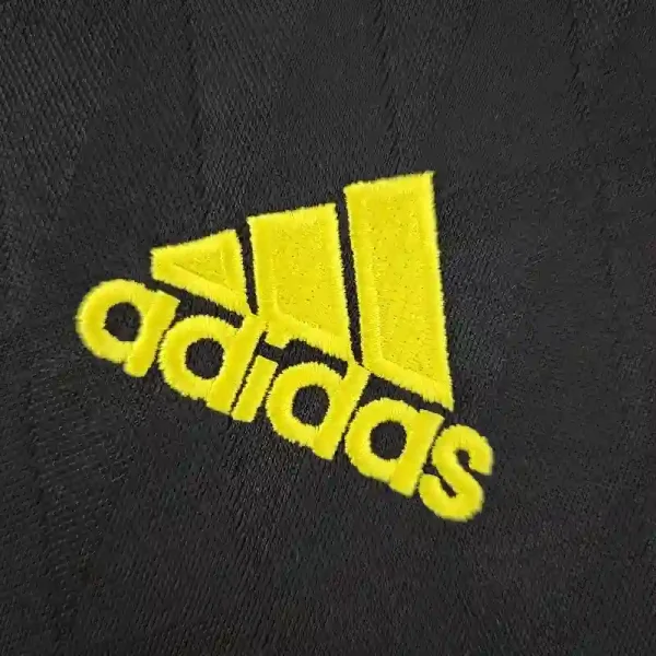 2010-2011 Liverpool Third retro kit - Image 10