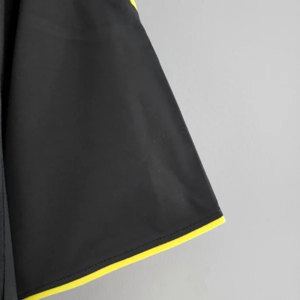 2010-2011 Liverpool Third retro kit - Image 8