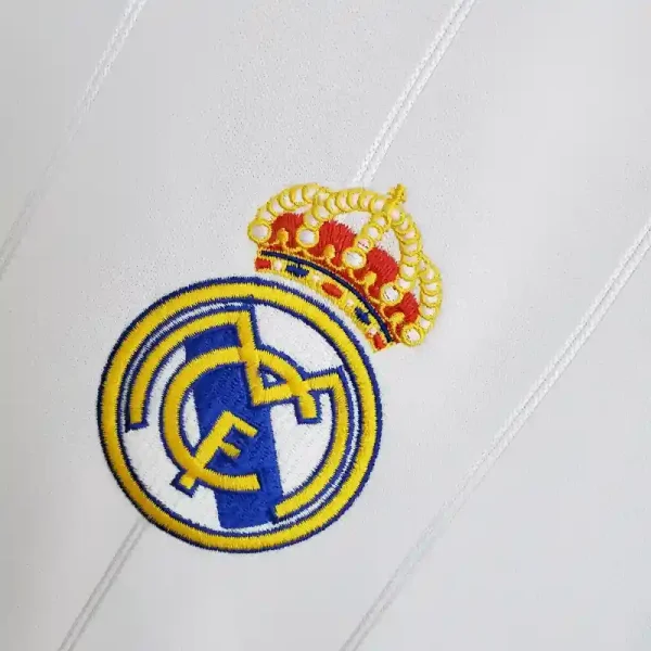2012-2013 Real Madrid Jersey retro kit - Image 3