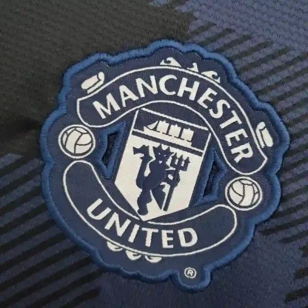 2013-2014 Manchester United Third retro kit - Image 5