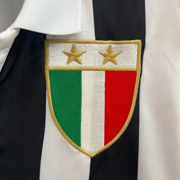 1984-1985 Juventus Jersey retro kit - Image 3