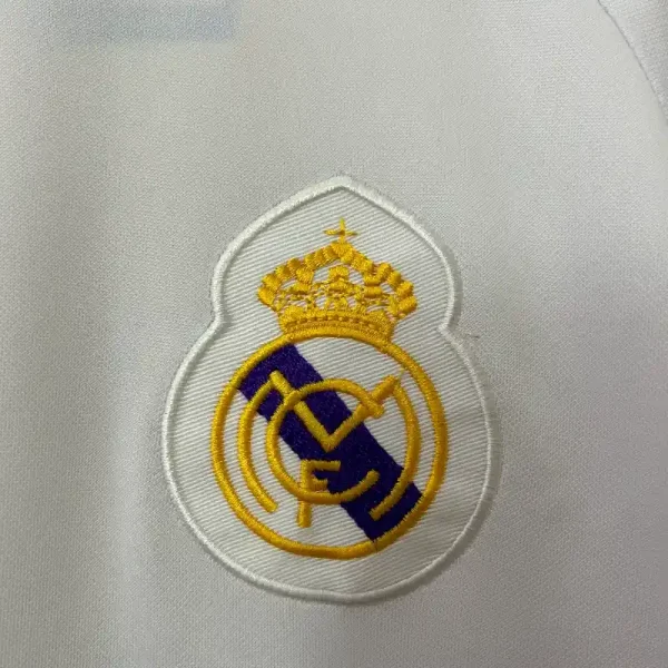 1984-1985 Real Madrid Jersey retro kit - Image 3