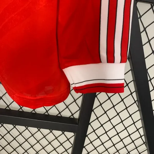 1986-1988 Long Sleeve Manchester United Jersey retro kit - Image 6