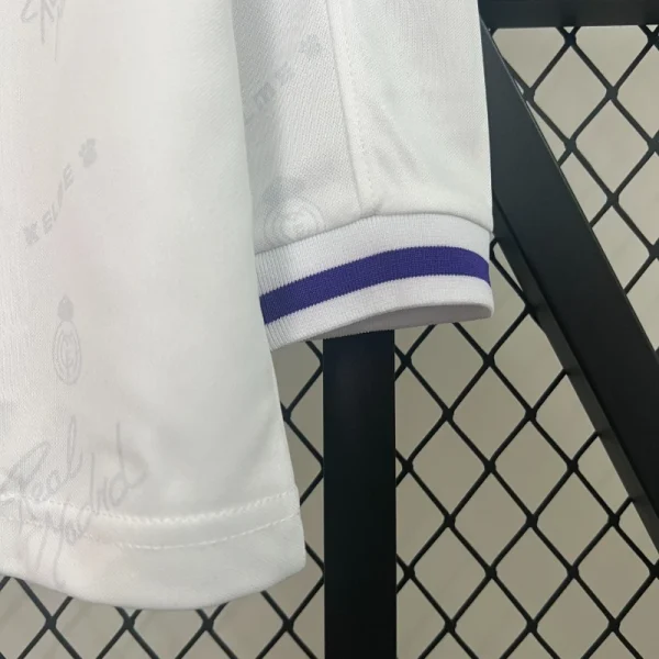 1994-1996 Long Sleeve Real Madrid Jersey retro kit - Image 5
