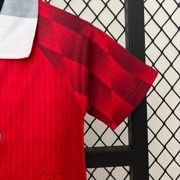 1996-1997 Kids Manchester United Jersey retro kit - Image 4