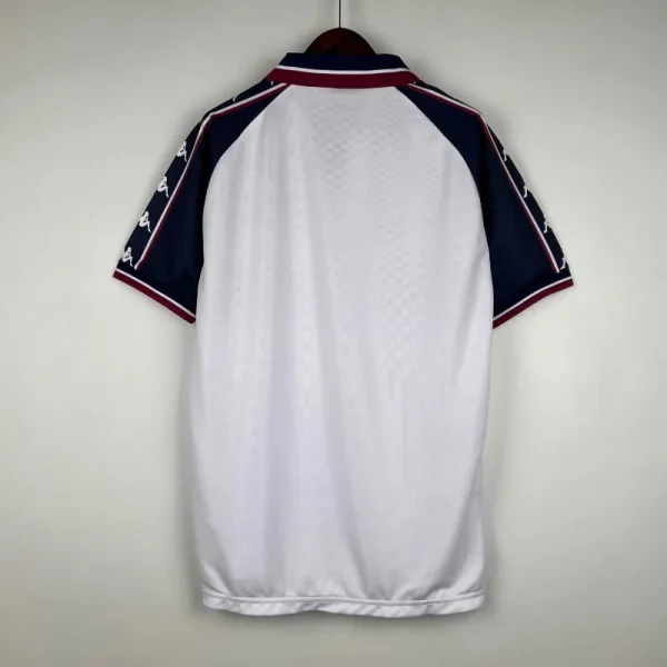 1997-1998 Manchester City Jersey retro kit - Image 9